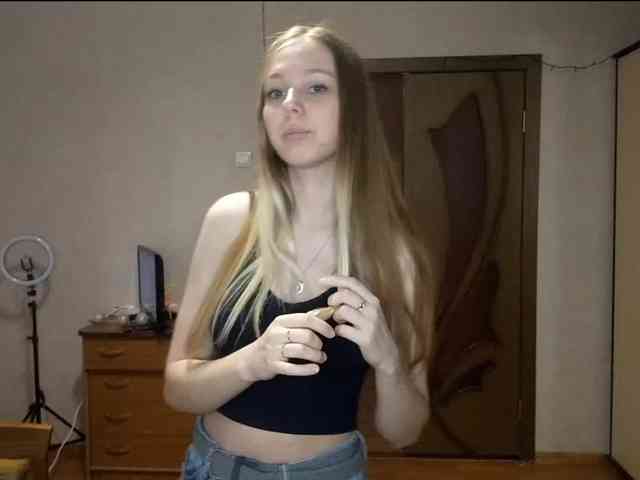 KimikoChandronnait webcam