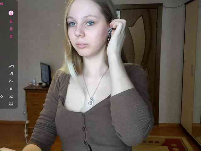 KimikoChandronnait webcam