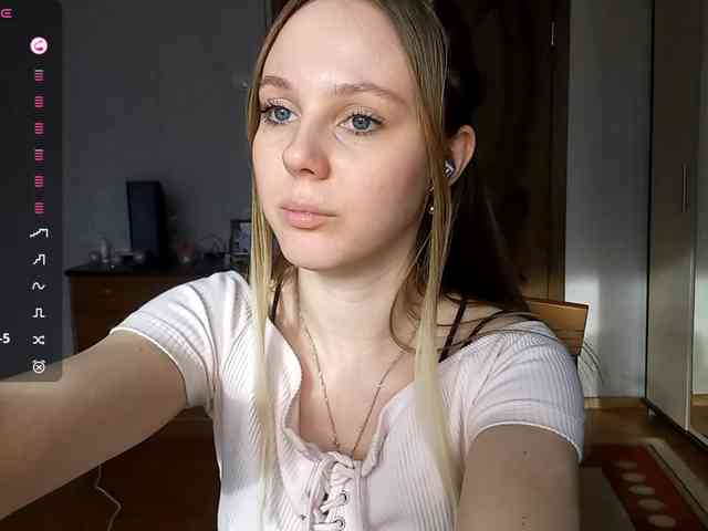 KimikoChandronnait webcam