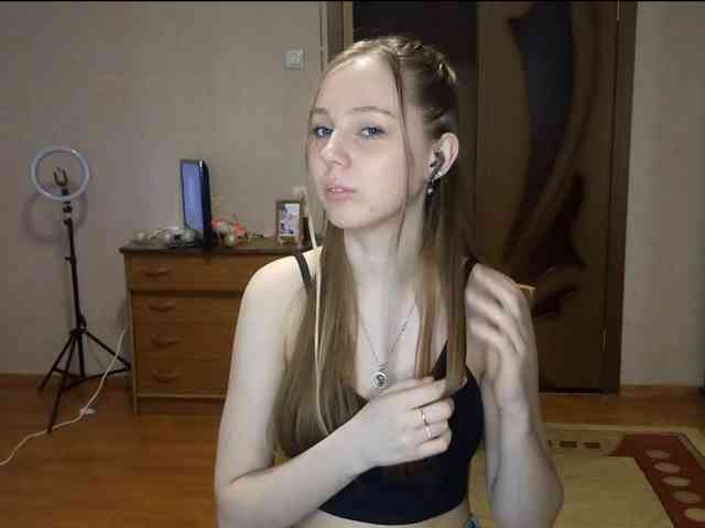 KimikoChandronnait webcam