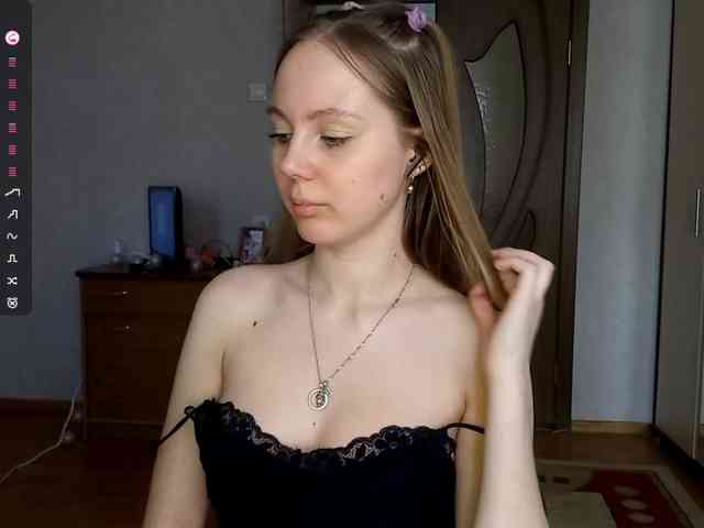 KimikoChandronnait webcam