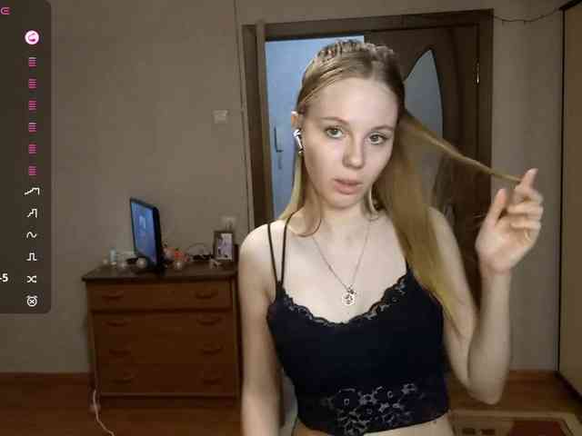 KimikoChandronnait webcam