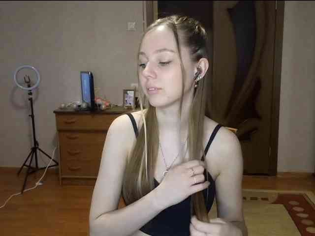 KimikoChandronnait webcam