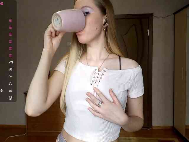 KimikoChandronnait webcam