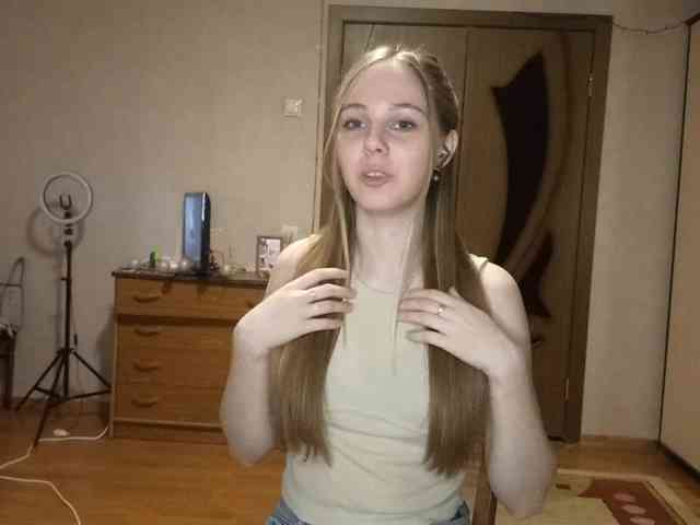 KimikoChandronnait webcam