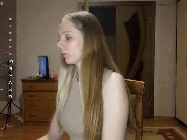 KimikoChandronnait webcam