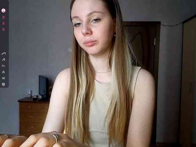 KimikoChandronnait webcam