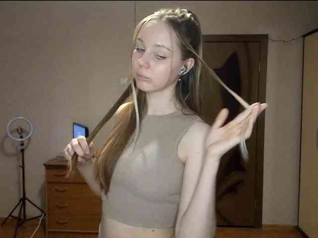 KimikoChandronnait webcam