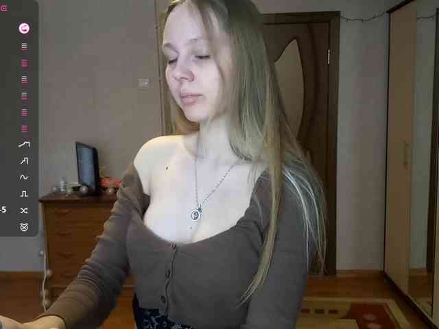 KimikoChandronnait webcam