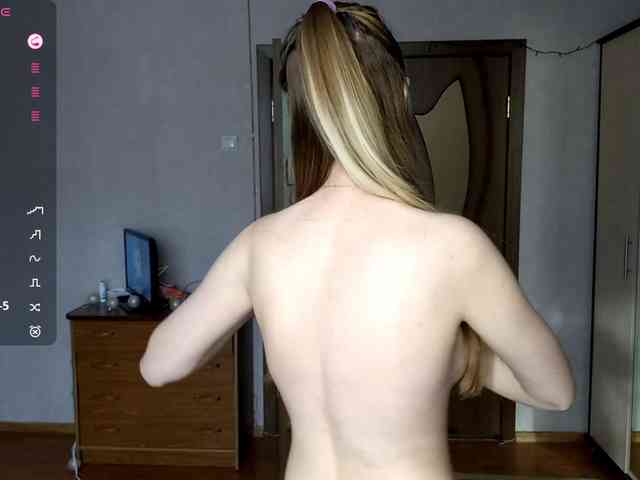 KimikoChandronnait webcam