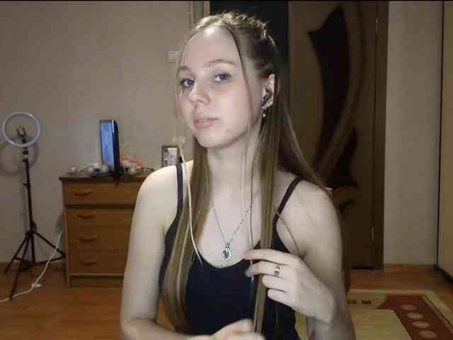 KimikoChandronnait webcam