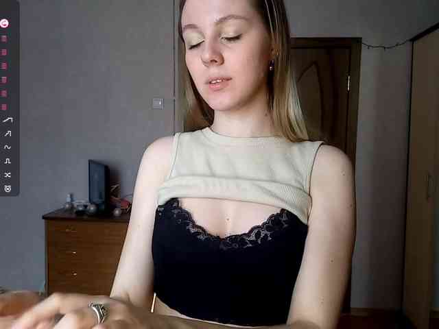 KimikoChandronnait webcam