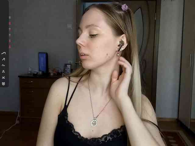 KimikoChandronnait webcam