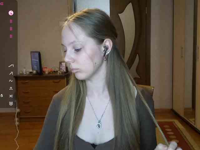 KimikoChandronnait webcam