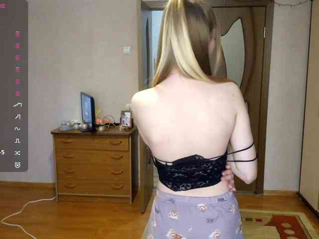 KimikoChandronnait webcam