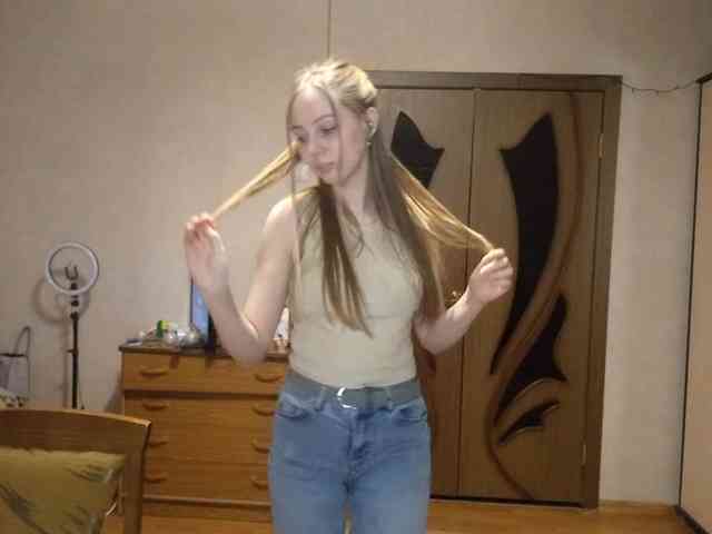 KimikoChandronnait webcam