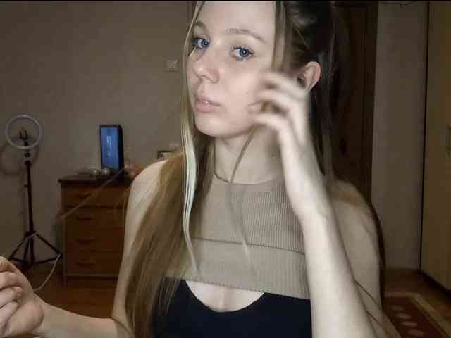 KimikoChandronnait webcam