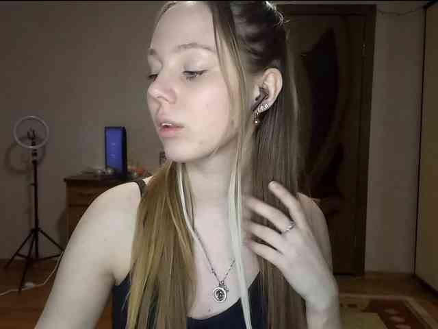 KimikoChandronnait webcam