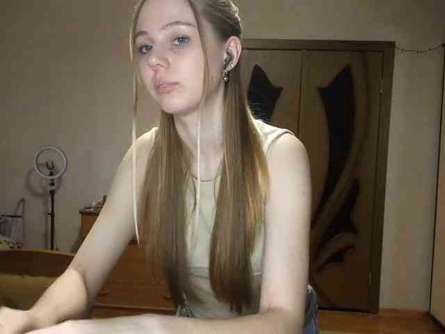 KimikoChandronnait webcam