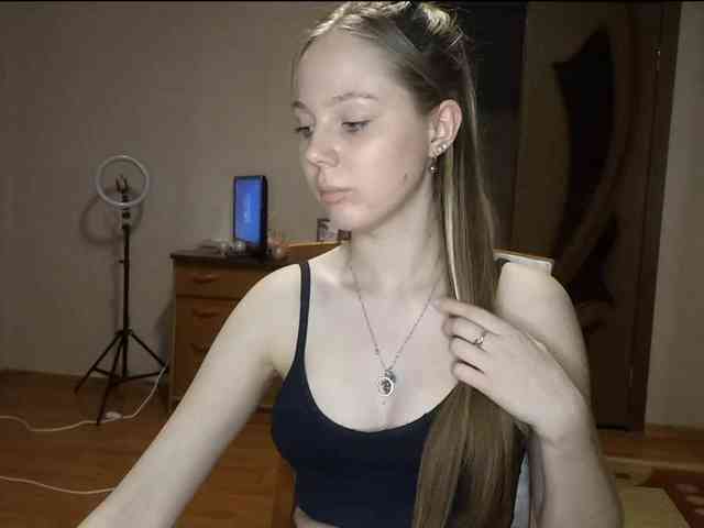 KimikoChandronnait webcam