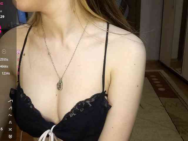 KimikoChandronnait webcam