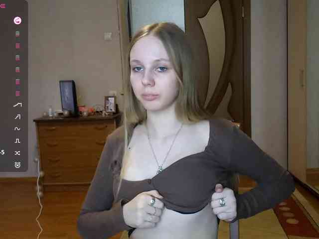 KimikoChandronnait webcam