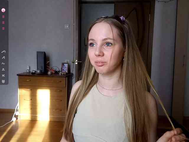 KimikoChandronnait webcam