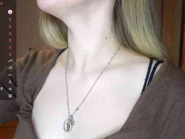 KimikoChandronnait webcam