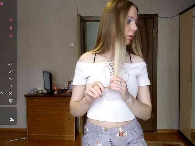 KimikoChandronnait webcam