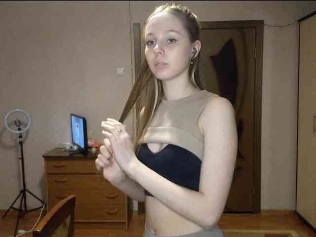 KimikoChandronnait webcam