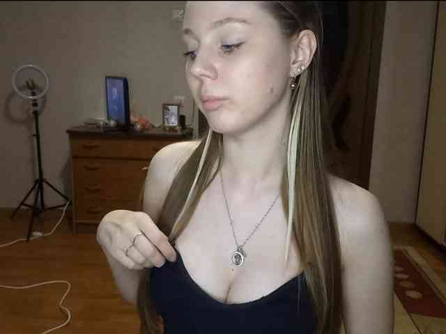 KimikoChandronnait webcam