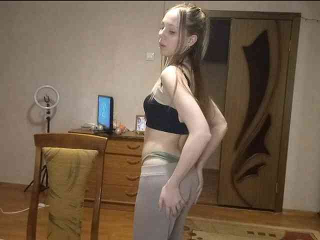 KimikoChandronnait webcam