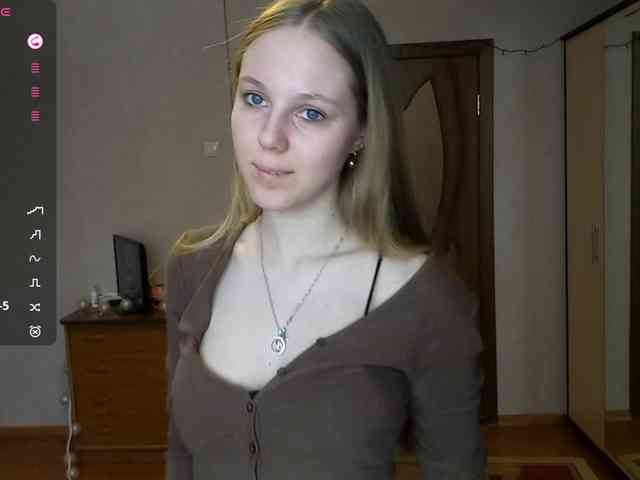 KimikoChandronnait webcam