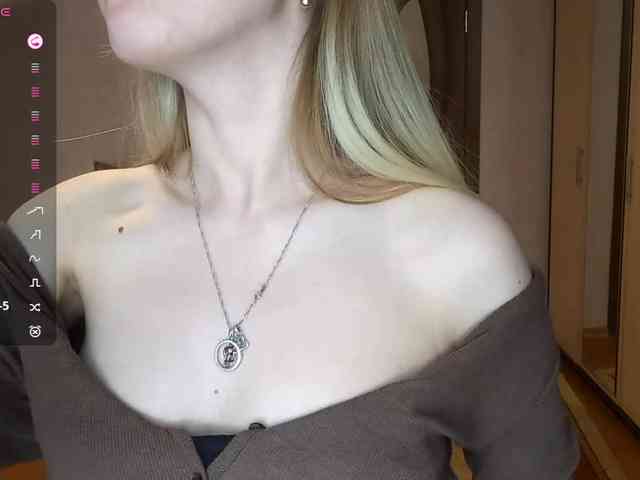 KimikoChandronnait webcam