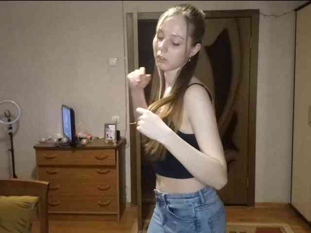 KimikoChandronnait webcam