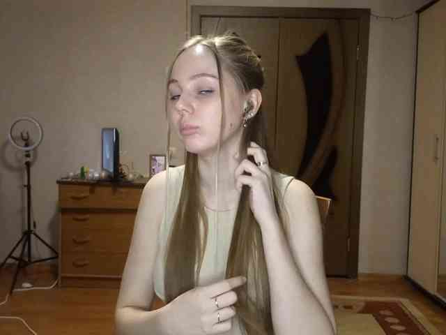 KimikoChandronnait webcam