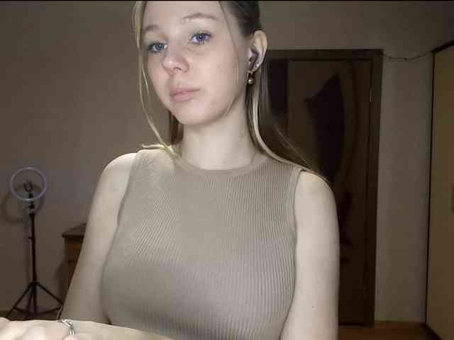 KimikoChandronnait webcam