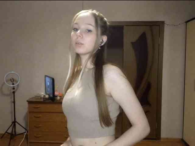 KimikoChandronnait webcam