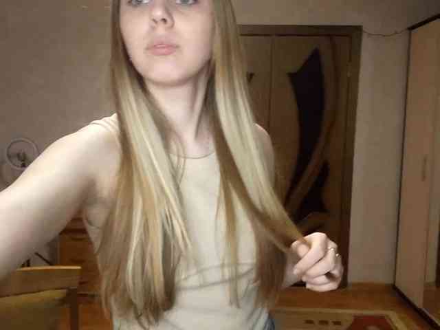 KimikoChandronnait webcam