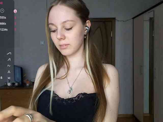 KimikoChandronnait webcam