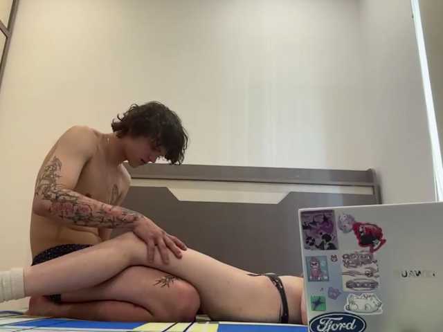 le modèle VivianLenz est en webcam porno dans un show sur le site bongacams, il possède les tags suivants: White/Caucasian,Redhead,Shaved