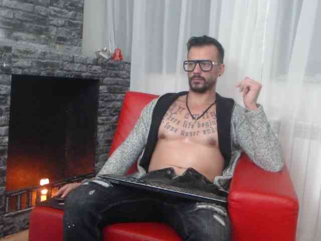 Ryan87L Live Webcam on BongaCams