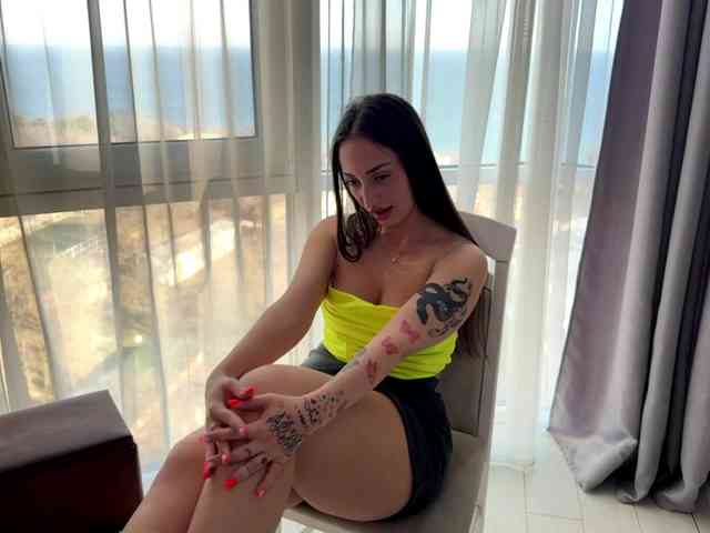 AmiraMartin AmiraMartin