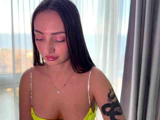 AmiraMartin AmiraMartin