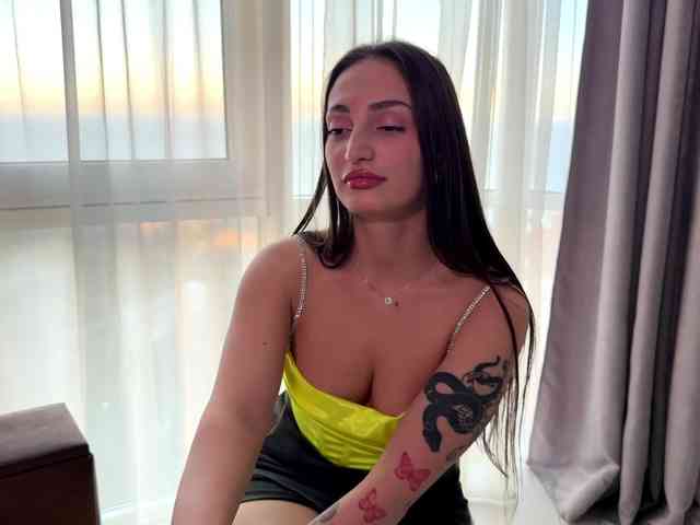 AmiraMartin AmiraMartin