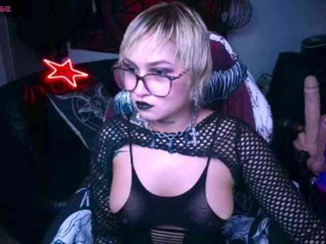 ZarinaHell Live Webcam on BongaCams