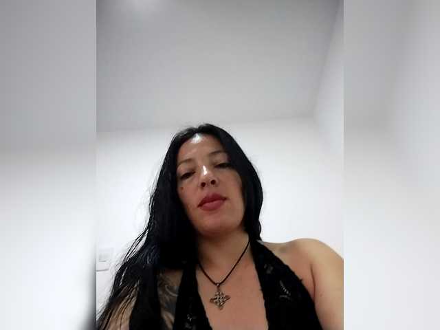 GiaGold's BongaCams show and profile