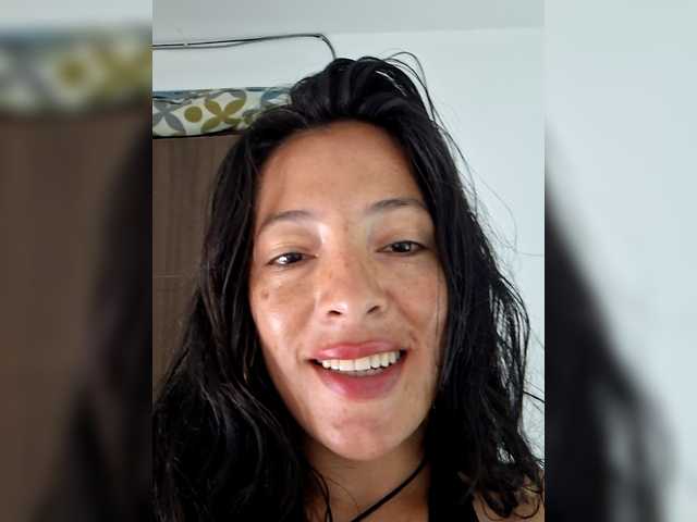 GiaGold's BongaCams show and profile