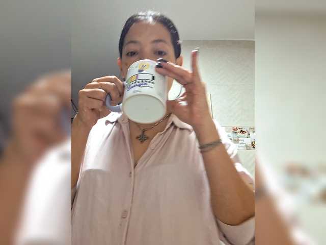 GiaGold's BongaCams show and profile