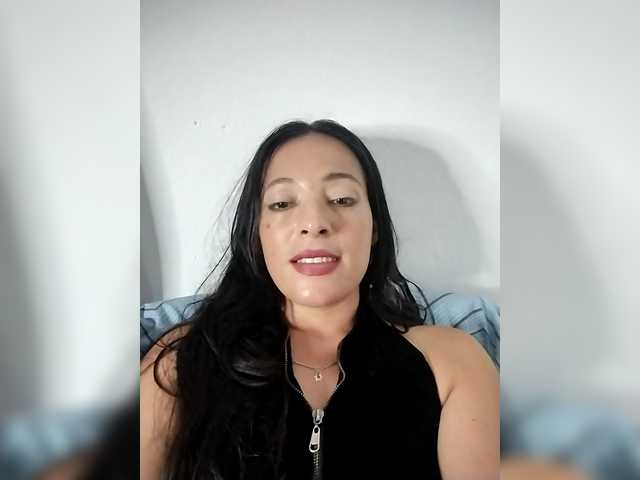 GiaGold's BongaCams show and profile